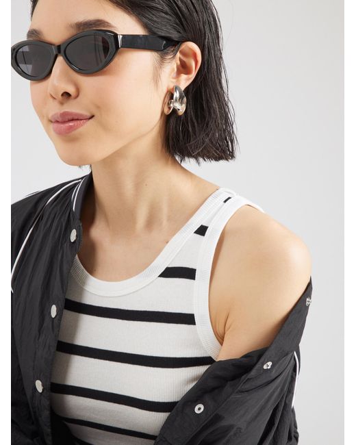 Studio Select White Top Marlene
