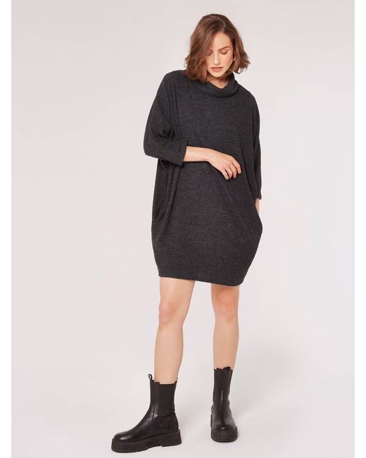Apricot Black Strickkleid
