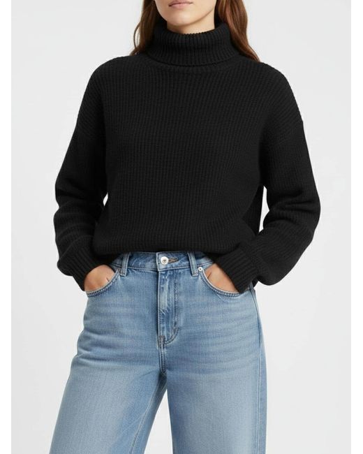 Studio Select Black Pullover Nana