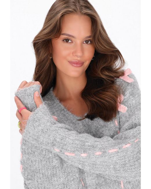 myMo White Pullover