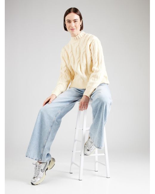 Levi's White Levis Pullover Isabel