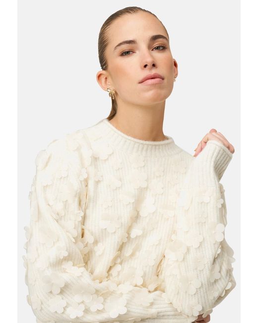 Zero White Pullover Mit 3 D Blüten
