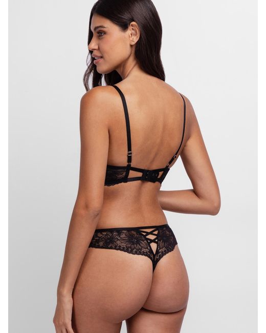 DORINA Black String (Grs)