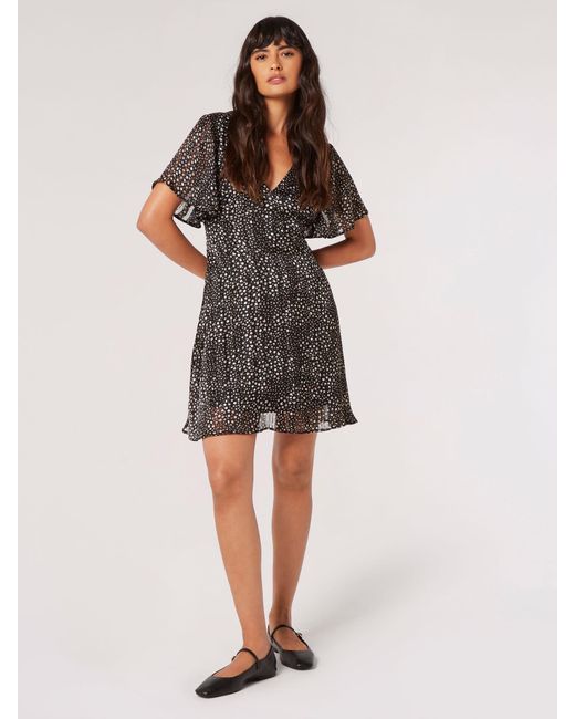 Apricot Black Kleid