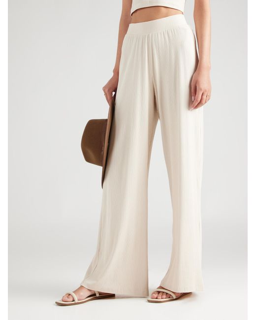 Studio Select White Hose Sofia