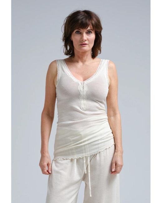Seamless Basic White Top