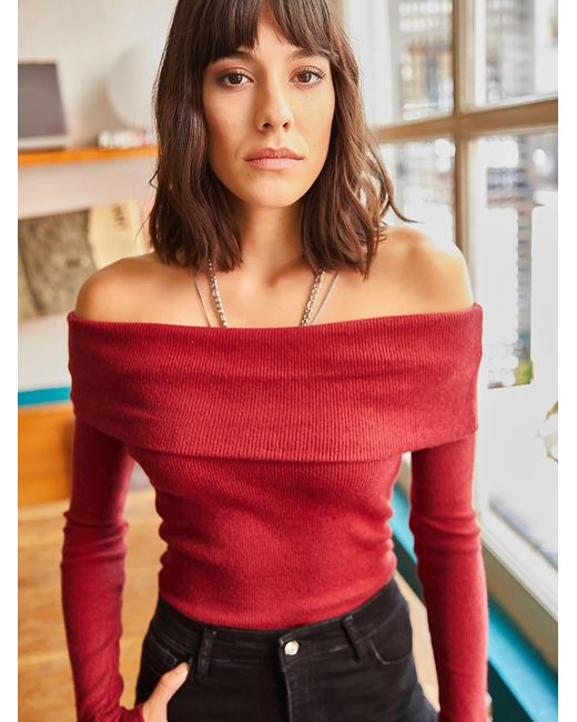 Olalook Red Pullover