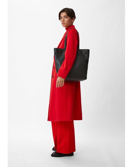 Comma, Black Shopper