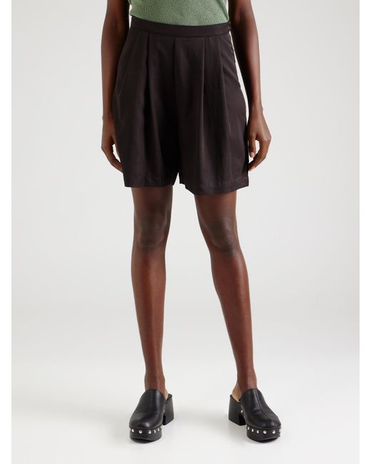 Numph Black Shorts 'summer'