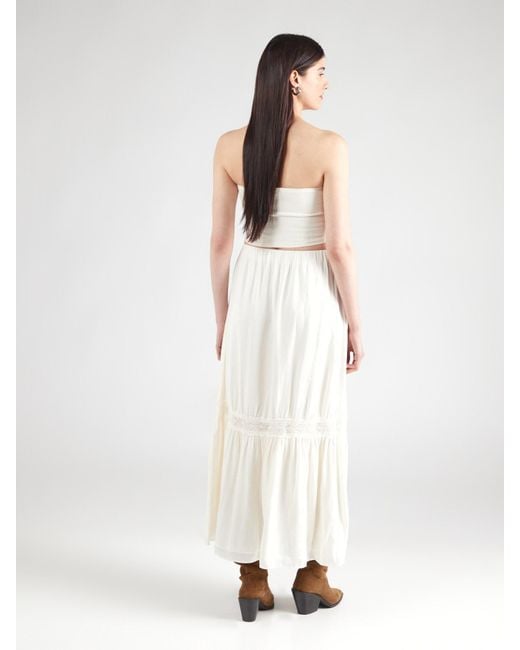Gina Tricot White Rock