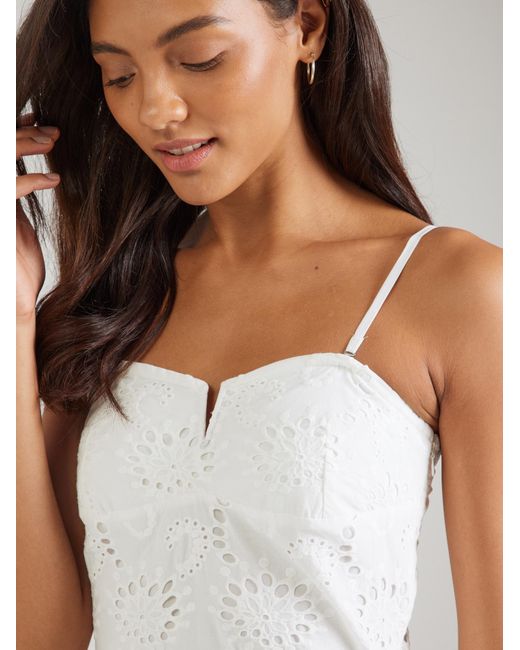 millane White Kleid