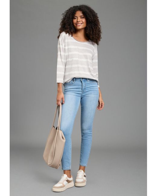 Laura Scott White Pullover