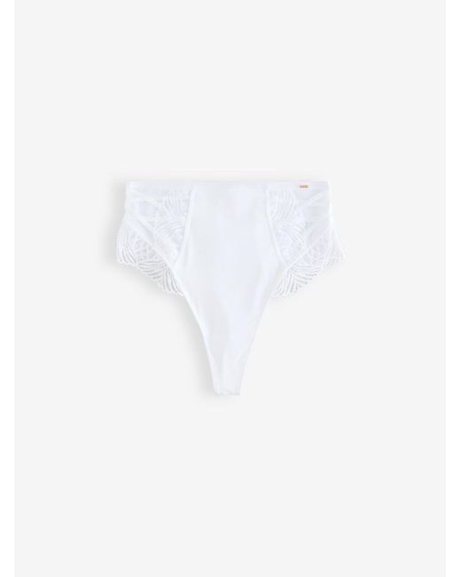 Lipsy White String