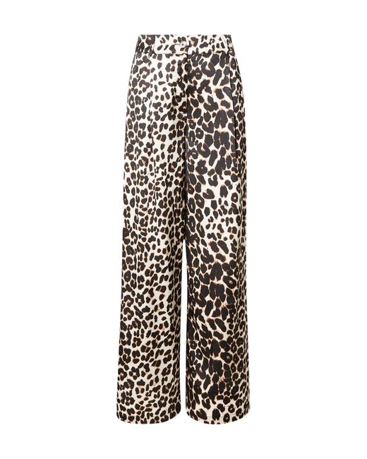 Studio Select White Hose Nancy