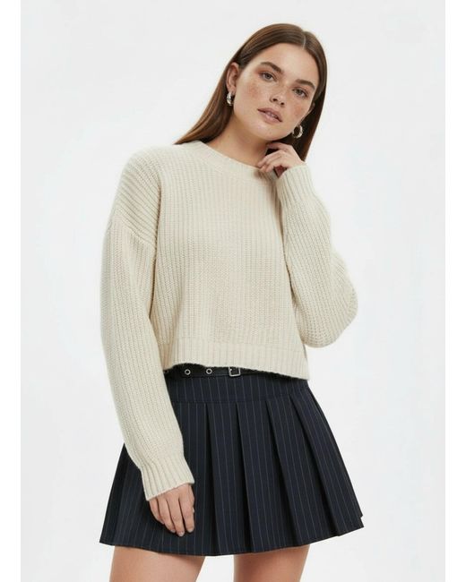 Studio Select White Pullover Sally