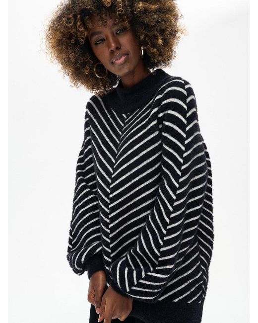 Blue Shadow Black Pullover