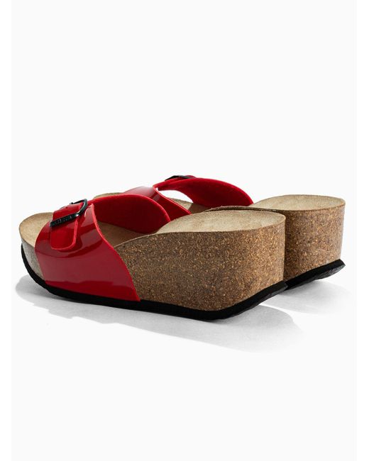 Bayton Red Clogs