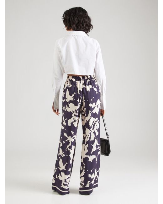 Comma, White Hose
