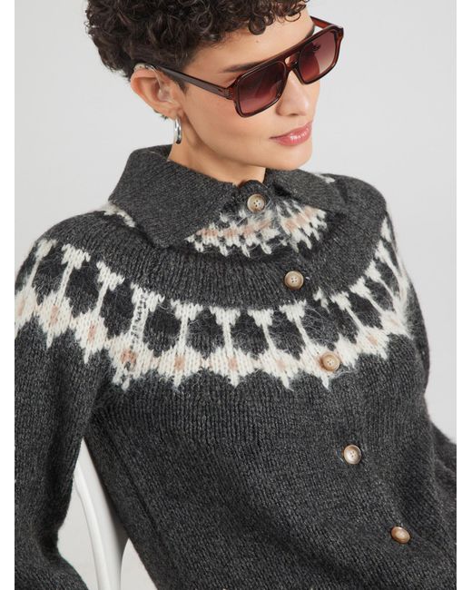 Aware Black Strickjacke