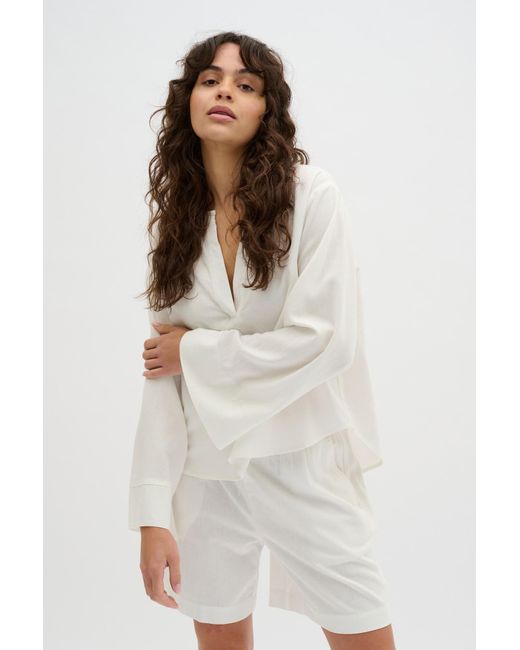 My Essential Wardrobe White Bluse Dias