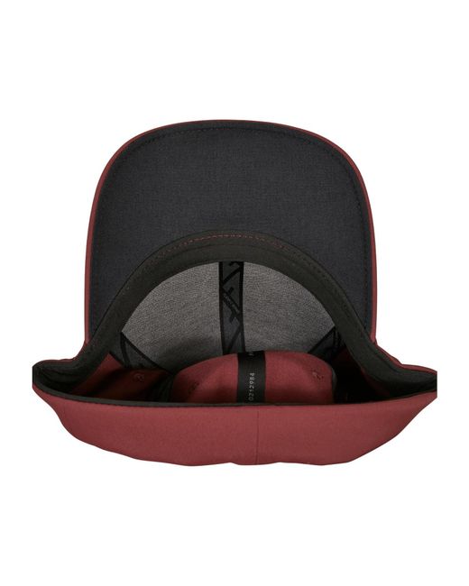 Flexfit Red Cap Delta