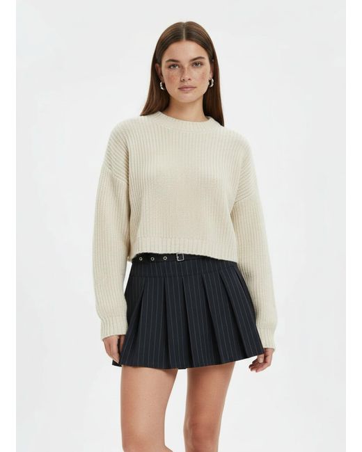Studio Select White Pullover Sally