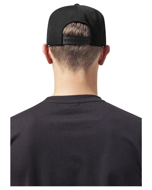 Flexfit Black Cap Metallic Visor