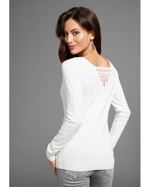 Laura Scott White Pullover