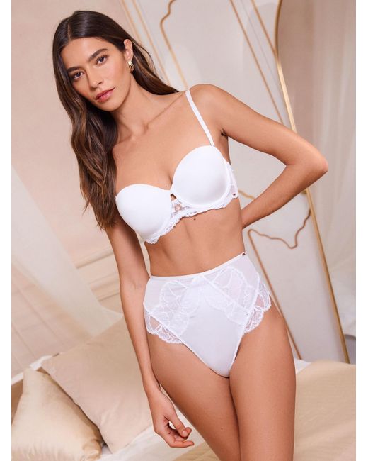 Lipsy White String