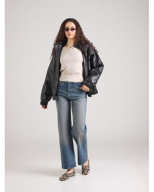 Studio Select White Pullover Hedda