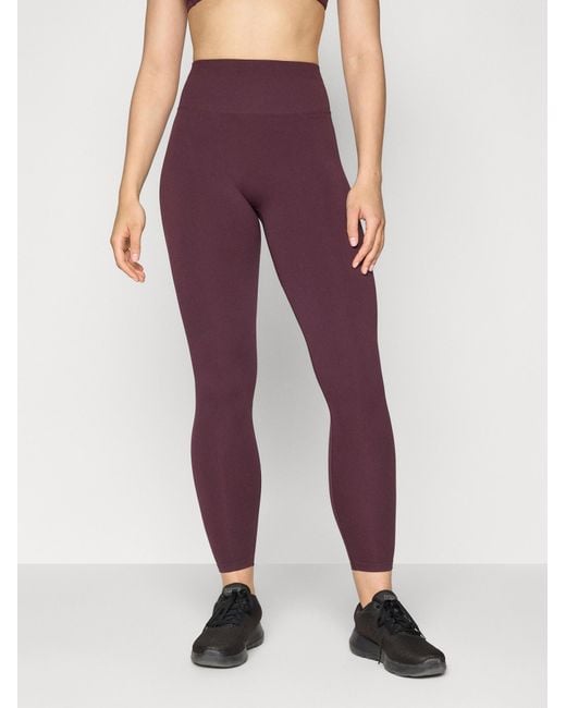 Fabletics Purple Sporthose
