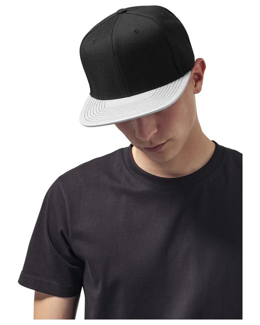 Flexfit Black Cap Metallic Visor