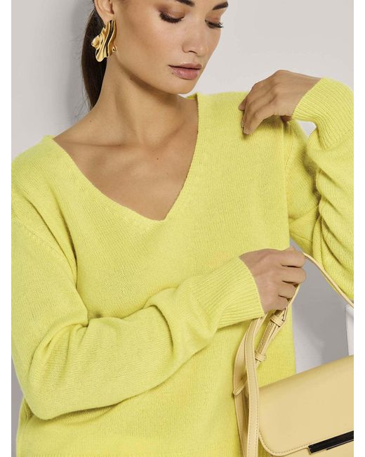 Madeleine Yellow Pullover