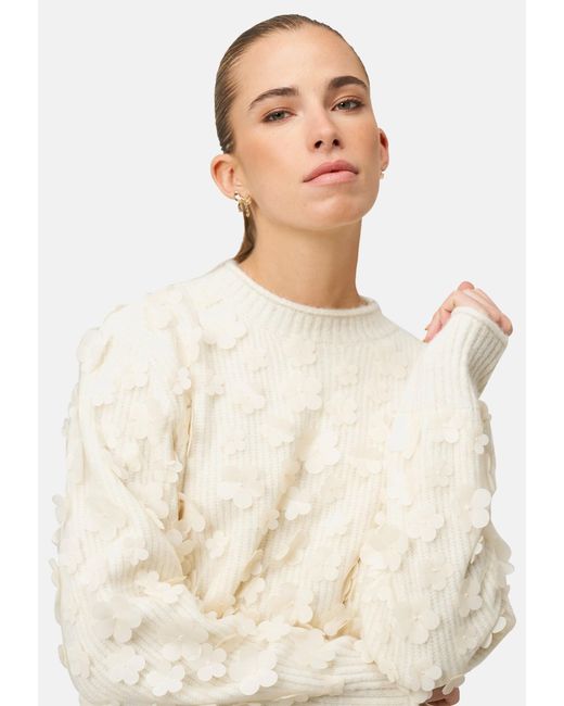 Zero White Pullover Mit 3 D Blüten
