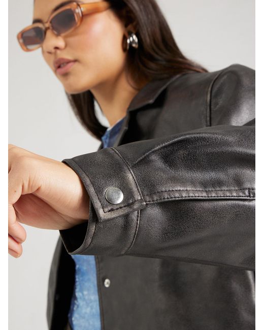 TOPSHOP Black – kurz geschnittene jacke aus kunstleder