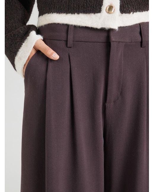 millane Purple Hose