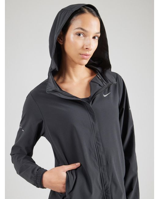 Nike Black Sportjacke 'Swift'