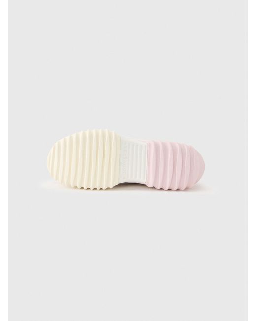 Converse Pink Sneaker Wave Motion