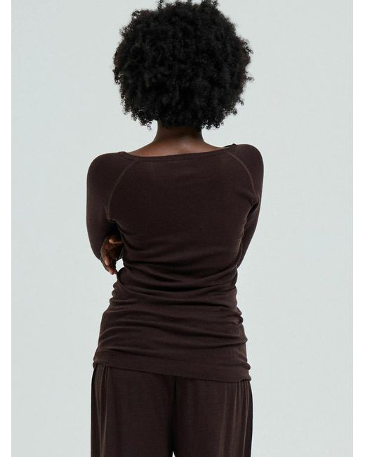 Seamless Basic Black T-Shirt Jade