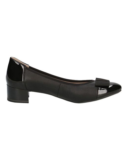 Caprice Black Pumps
