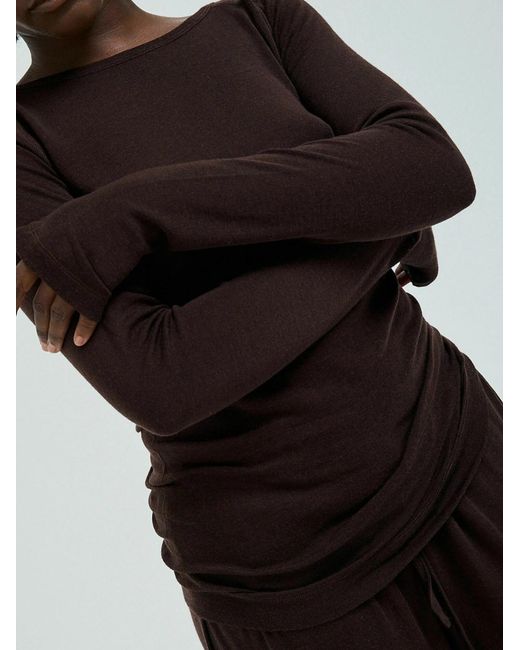 Seamless Basic Black T-Shirt Jade