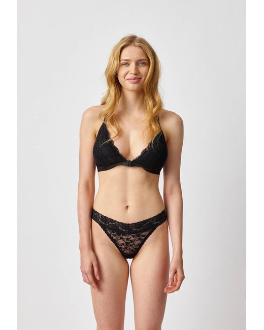 Snocks Black String