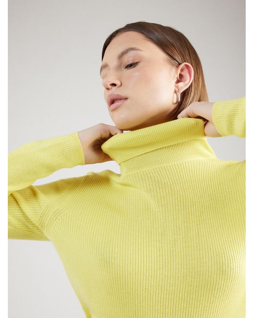 QS Yellow Pullover