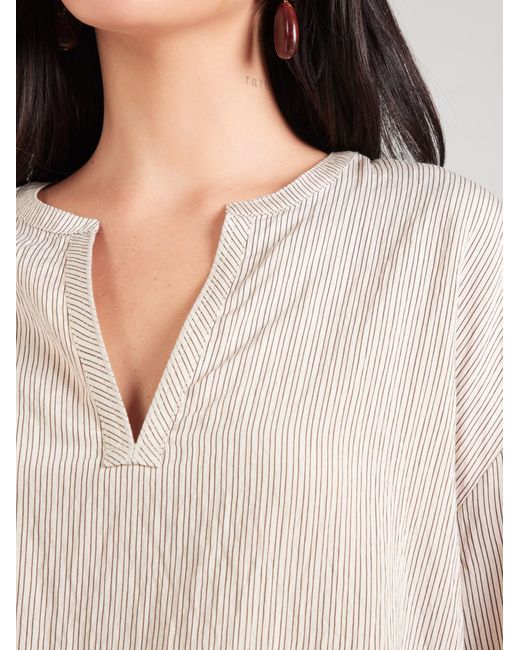 Comma, White Bluse