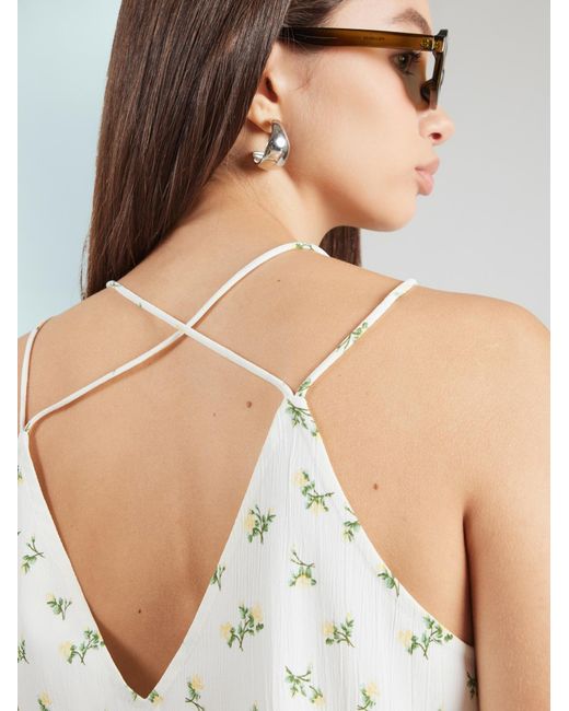 Studio Select White Top Simona