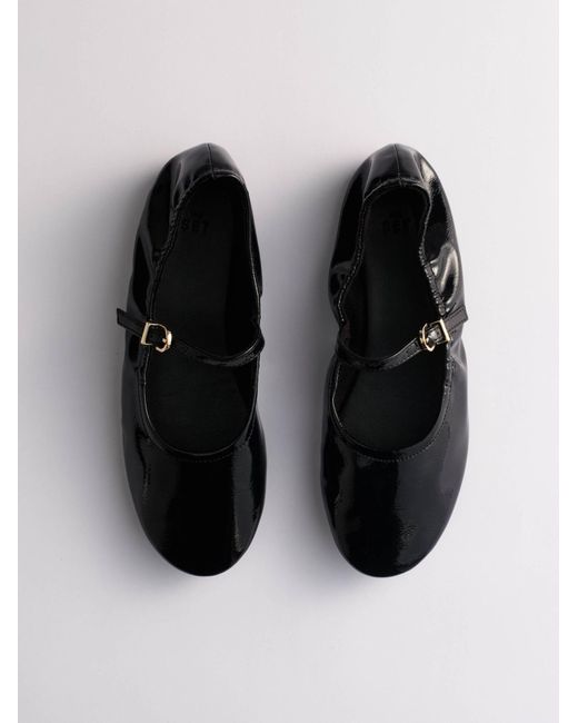 The Set Black Riemchenballerina