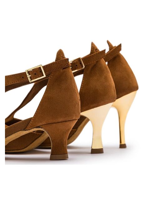 Dancing Queen Brown Pumps