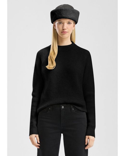 QS Black Pullover