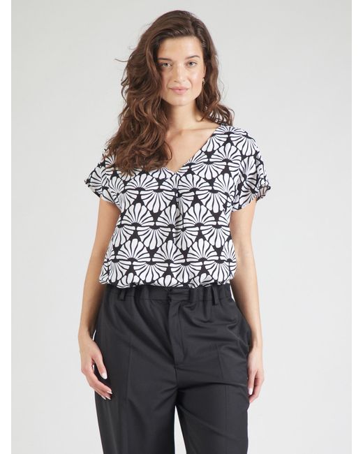 Sublevel White Bluse
