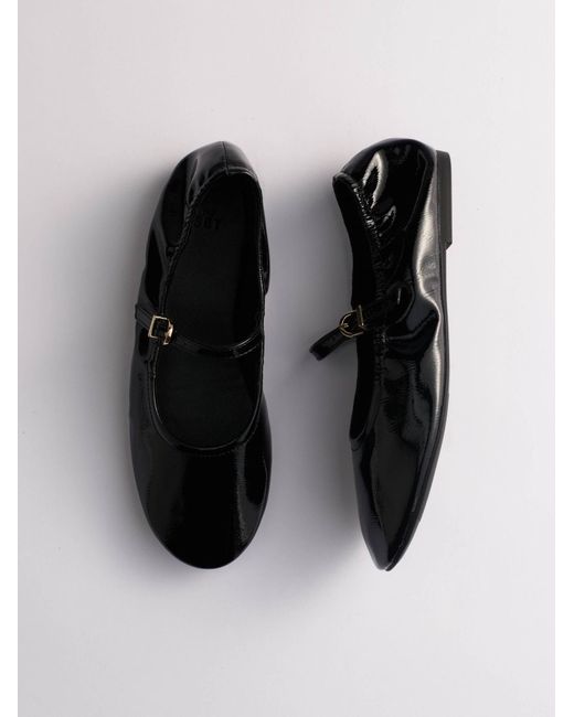 The Set Black Riemchenballerina
